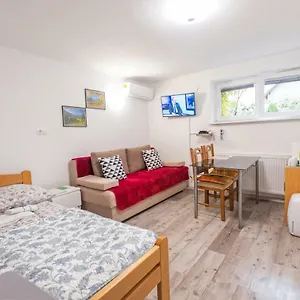 Newly Renovated With Air Conditioner & Free Parking , Lubiana Slovenia
